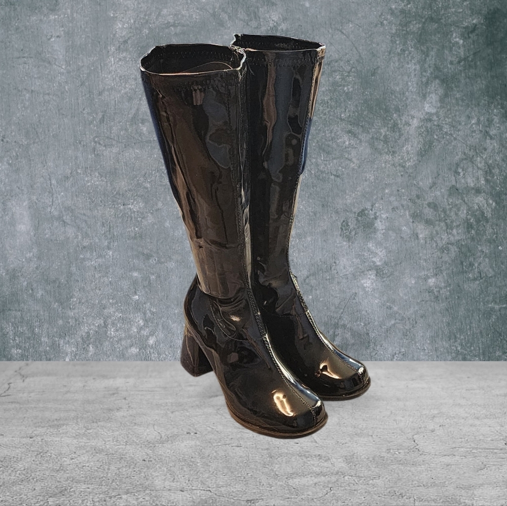 Women Vintage Patent Leather GOGO Boots By Ellie Size 9.